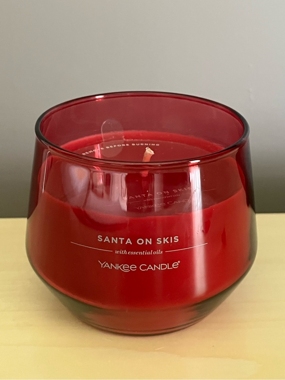 New Yankee Candle Santa on Skis 10 Oz. Single Wick Candle